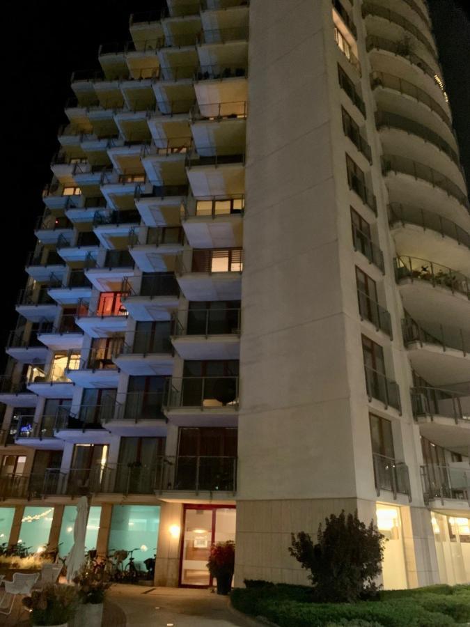 City View Wellness Apartment Swim&Steam&Relax Krakau Exterior foto